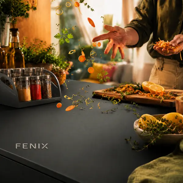 FENIX, HPL compact și HPC: cum alegi suprafața potrivită pentru mobilă, baie, mese și pereți